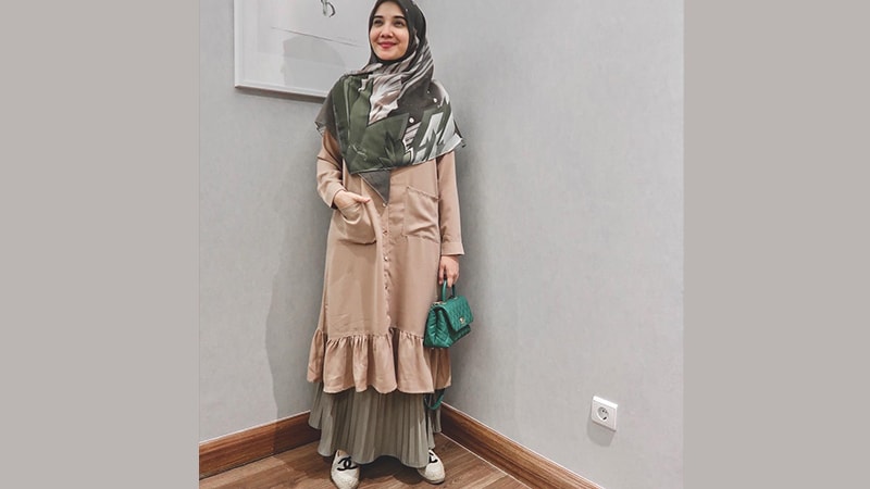 Gamis Brokat & Model Baju Muslim Hijab Mewah untuk Lebaran Ramadan